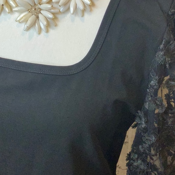 Black top - Picture 3 of 3